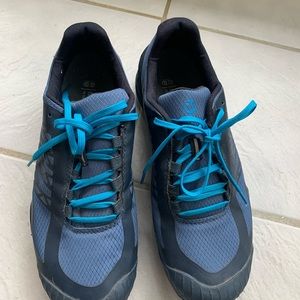Men’s Size 9 Merrell Trail Running Shoes